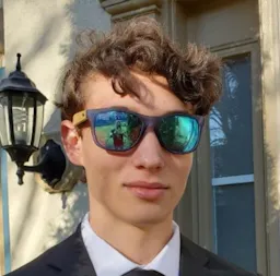 Headshot of Dylan van Bunnik